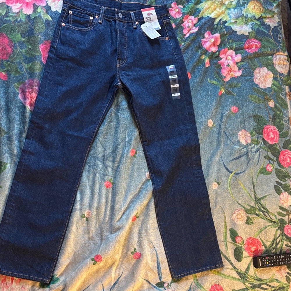 Women’s Levis Strauss 501 30w30l  dark Blue Jeans